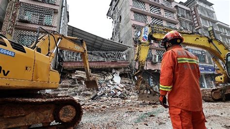 长沙警方通报自建房倒塌事故：房主、设计施工负责人等9人被刑拘 凤凰网