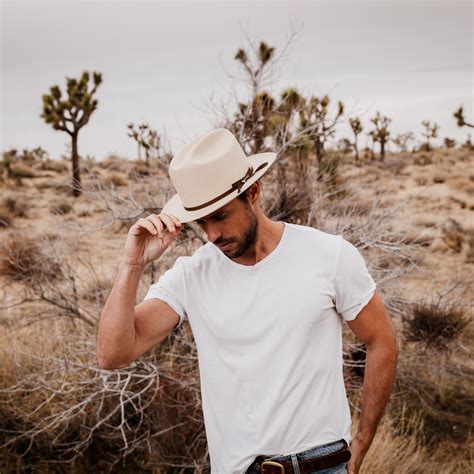 Hemp Straw Open Road In 2021 Stetson Open Road Mens Dress Hats Photoshoot Men