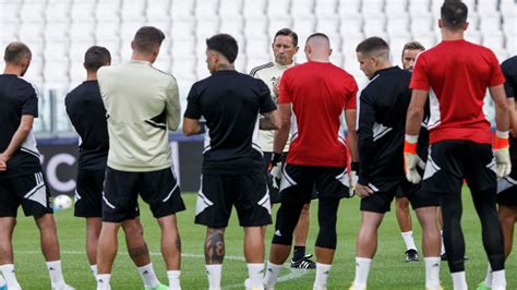 A Horas Do Benfica Casa Pia Treinador Advers Rio Aborda Situa O Atual