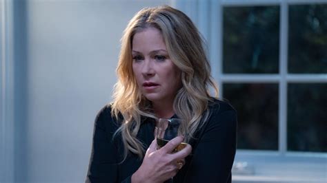 Christina Applegate Experienced “first Sign Of Ms” While Filming ‘dead