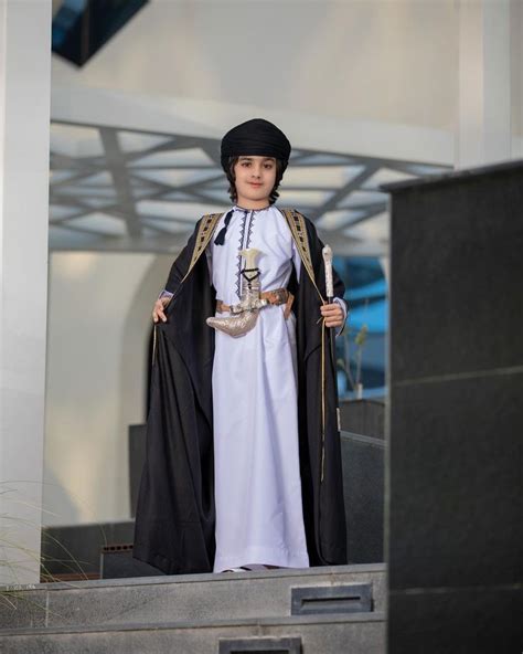 Omani Traditonal Dress Nel 2024