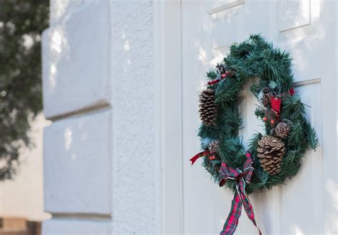 DIY Create A Christmas Wreath Walter S Greenhouses And Garden Centre