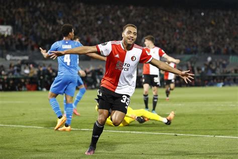 El Feyenoord Saca Ventaja Del Caos Estadio Deportivo