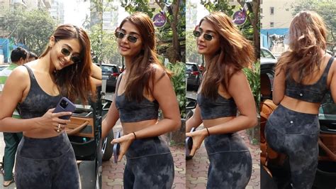 Baapre Ekdum Kadak And So Hot Pooja Hegde Flaunts Her Huge Sexy Figure In Very Tight Hot Gym