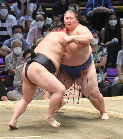 逸ノ城が正代に敗れ初黒星も単独首位は変わらず 照ノ富士は安泰 御嶽海はコロナ関連で休場 スポーツ報知