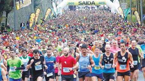 La XLIV Carreira Pedestre impregna las calles de Santiago de espíritu