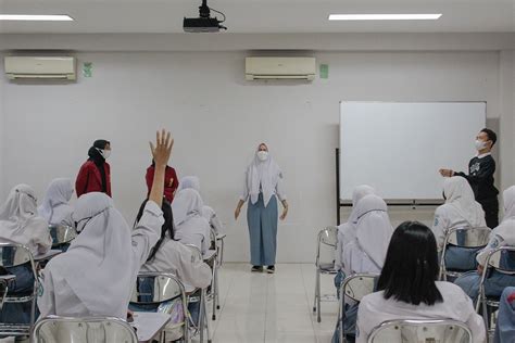 Kunjungan Smk Karya Guna Bhakti 2 Tri Bhakti Business School