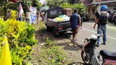 Bawaslu Satpol PP Pangandaran Tertibkan Alat Peraga Sosialisasi Yang