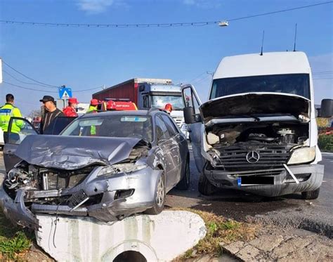 Foto Ultima Or Dou Autovehicule Implicate Ntr Un Accident Rutier