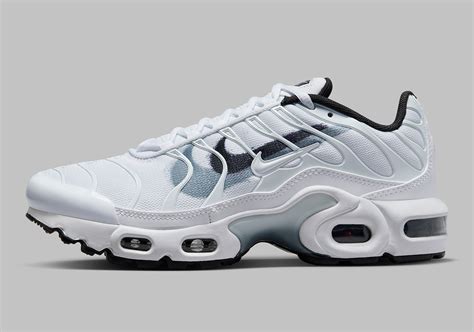 Nike Air Max Plus Stencil Swoosh Gs Fd Sneakernews