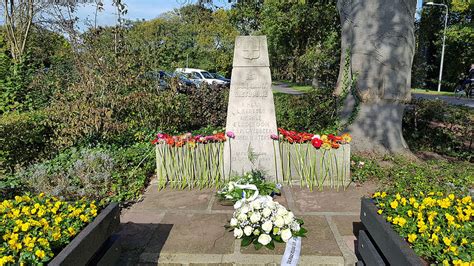 Herdenkingsplechtigheid Bij Oorlogsmonument Haersterveerweg RTV Focus