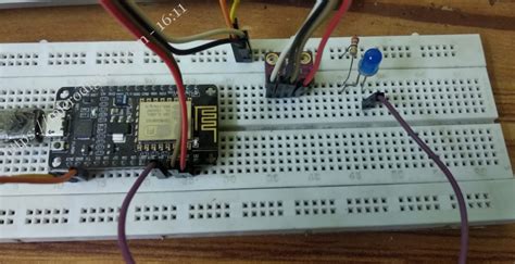 ESP8266 FileSystem-BME280 Sensor on Web Server using SPIFFS