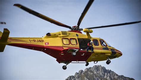 Gli Alpinisti Dispersi Sul Monte Bianco Sono Morti Corpi Recuperati A