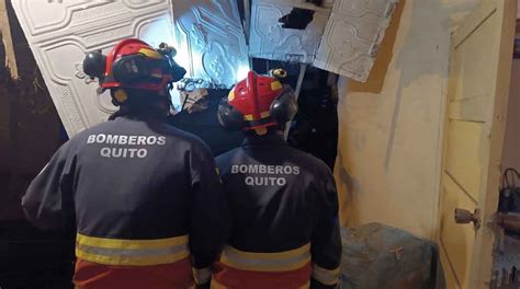 Pared de una vivienda colapsó en el sector 5 de Junio sur de Quito