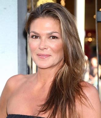 Paige Turco Height Weight Shoe Size Body Measurements Facts