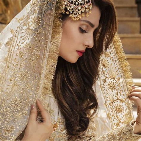 Beautiful Pictures Of Ayeza Khan From Her Latest Photoshoot Showbiz Pakistan