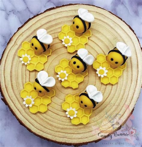 Edible Fondant Bumble Bee Honeycomb Cupcake Topper Etsy In