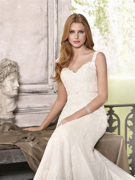 Brautkleider Fara Sposa bei Adornia Brautmode für Bräute aus Siegburg