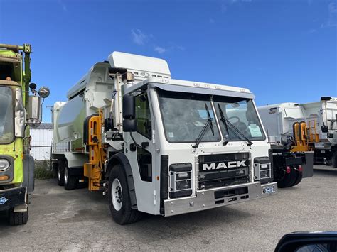 Mack LR CNG Labrie Automizer Mack Mru Flickr