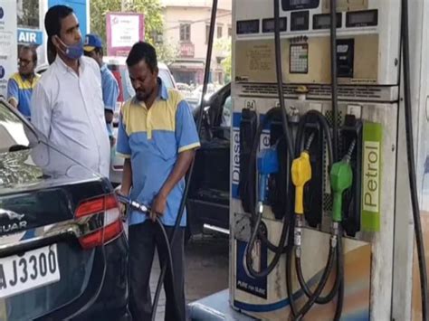 Petrol Diesel Price Cut Down 6 Rupees To 10 Rupees Modi Government