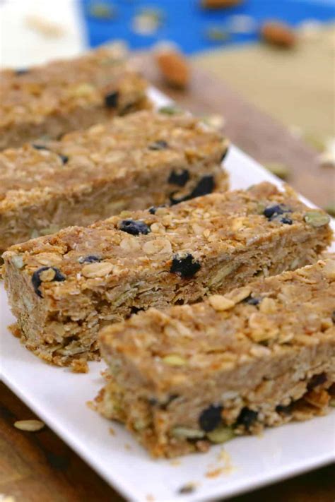 Healthy Oatmeal Breakfast Bars Mind Over Munch