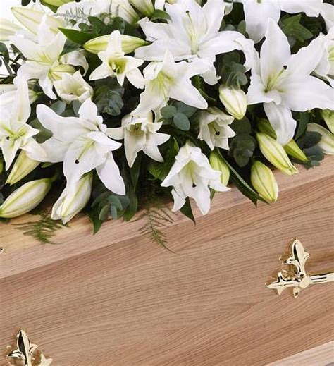 Lily Casket Spray White Buy Online Or Call 01344 622751