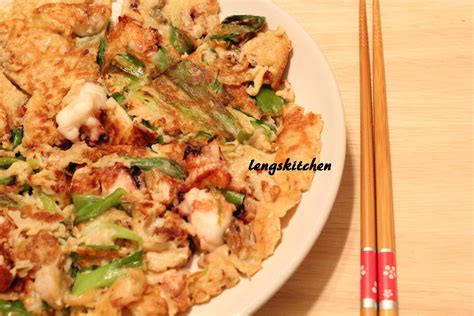 Kitchen Chaos: Haemul Pajeon (Seafood Pancake) 해물파전