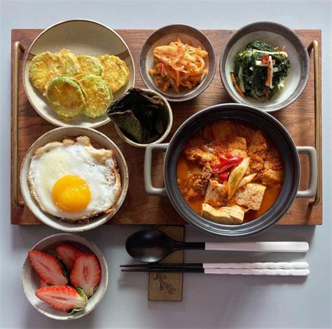 Pin by คุณนายจอง on 한국 음식1 | Healthy food dishes, Healthy lifestyle ...