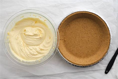 Vanilla Pudding Pie With Graham Cracker Crust Simple Gray T Shirt