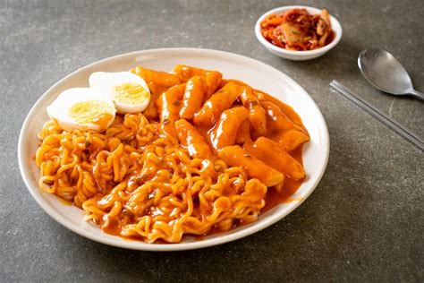 Rabokki Ramen Ou Macarr O Instant Neo Coreano E Tteokbokki Em Molho