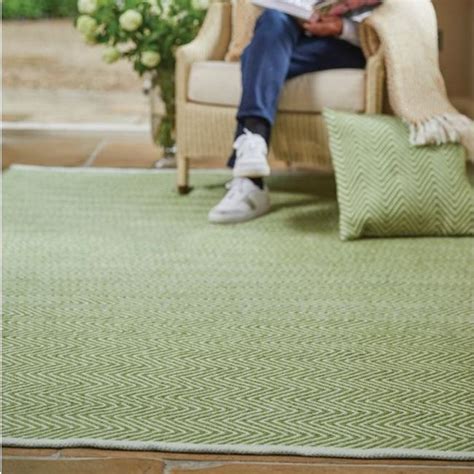 15 The Best Green Outdoor Rugs