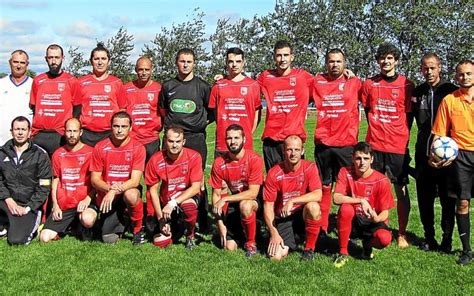 Foot Deux Quipes Pr Tes Pour La Saison Le T L Gramme