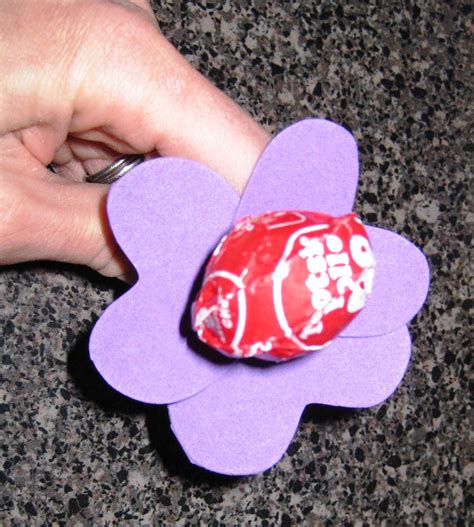 Valentines Day Candy Crafts Tootsie Pop Flowers The Frugal Girls