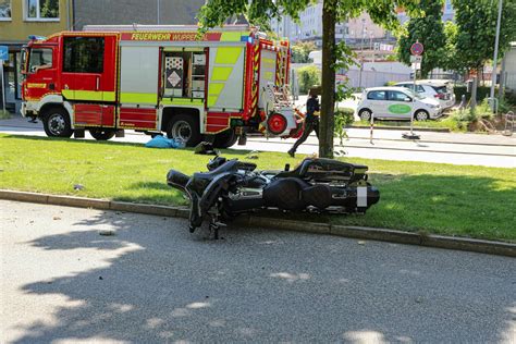 T Dlicher Unfall Auf Der B In Wuppertal