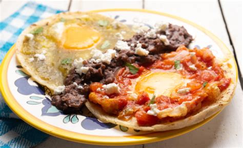 Huevos Divorciados Ingredientes Y Receta Mexicana Desde Cero