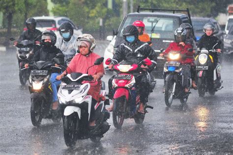 Bmkg Prediksi Hujan Guyur Sebagian Wilayah Jakarta Waspada Banjir