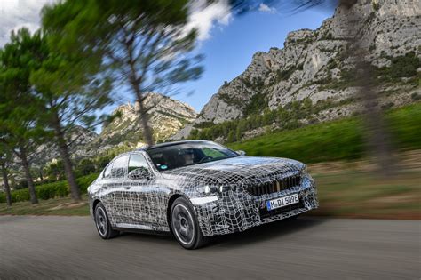 Bmw I E Auto Mit Automatischem Spurwechsel Per Blick In Den Au Enspiegel