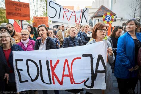 19 dzień strajku nauczycieli Od soboty zawieszenie protestu