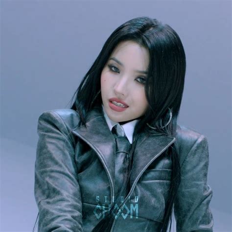 Soyeon Leather Jacket Girl Kpop