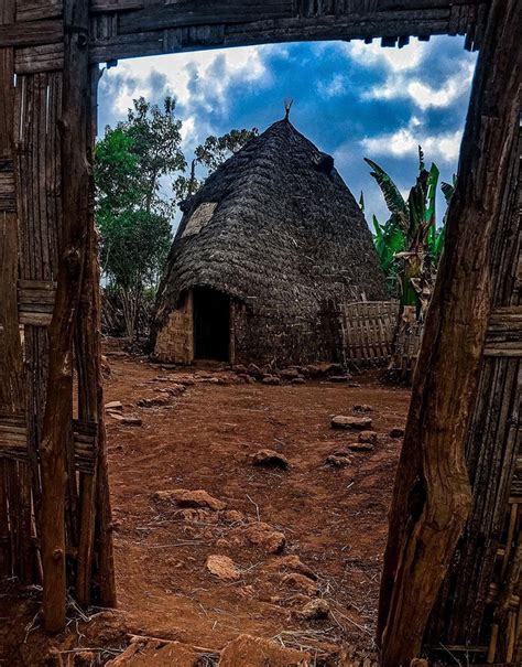 Vernacular Architecture of Traditional African Village Huts - Amazing ...