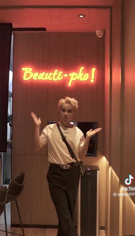 Hot Tiktoker Vi T Review Qu N Ph C A Chi Pu Kh Ng Gian N T Ng Gi C Ph I Ch Ng