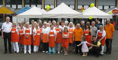 Zuviel Andrang Zuwenig Helfer Und Waren Tafel Konstanz Muss Aufnahmestopp Verhängen Konstanz