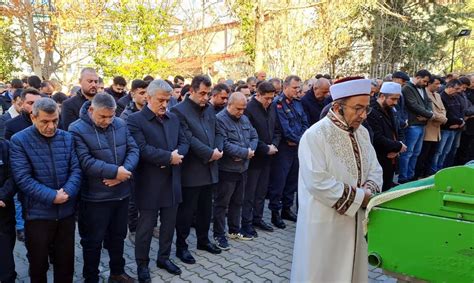 Kalp Krizi Sonucu Vefat Eden Retmen Son Yolcu Una U Urland