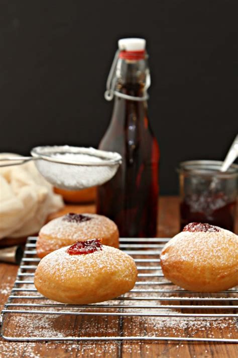 Bourbon Cherry Filled Doughnuts Bell Alimento