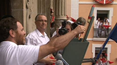 Video Sanfermines Mikel Martinez Lanza El Txupinazo En Iru Ea