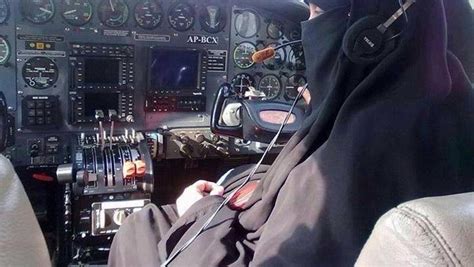 Shahnaz Laghari Pilot Perempuan Pertama Yang Bercadar