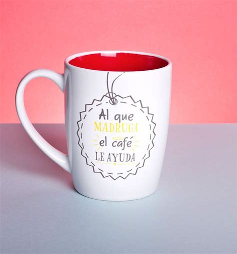 Taza Al que madruga el café le ayuda parte trasera en Decocuit Las