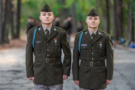 Twin brothers earn blue cords, graduate as U.S. Army Infantry Soldiers | Article | The United ...