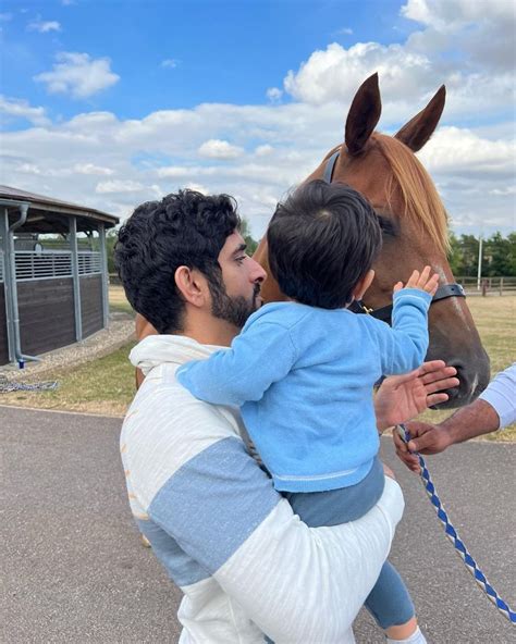 Hamdan Bin Mohammed Bin Rashid Al Maktoum Y Su Hijo Rashid Bin Hamdan