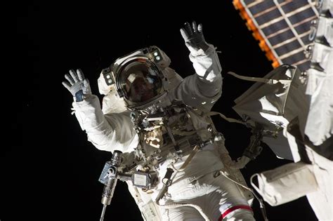 Expedition Crew Go For U S Spacewalk Next Roscosmos Spacewalk In